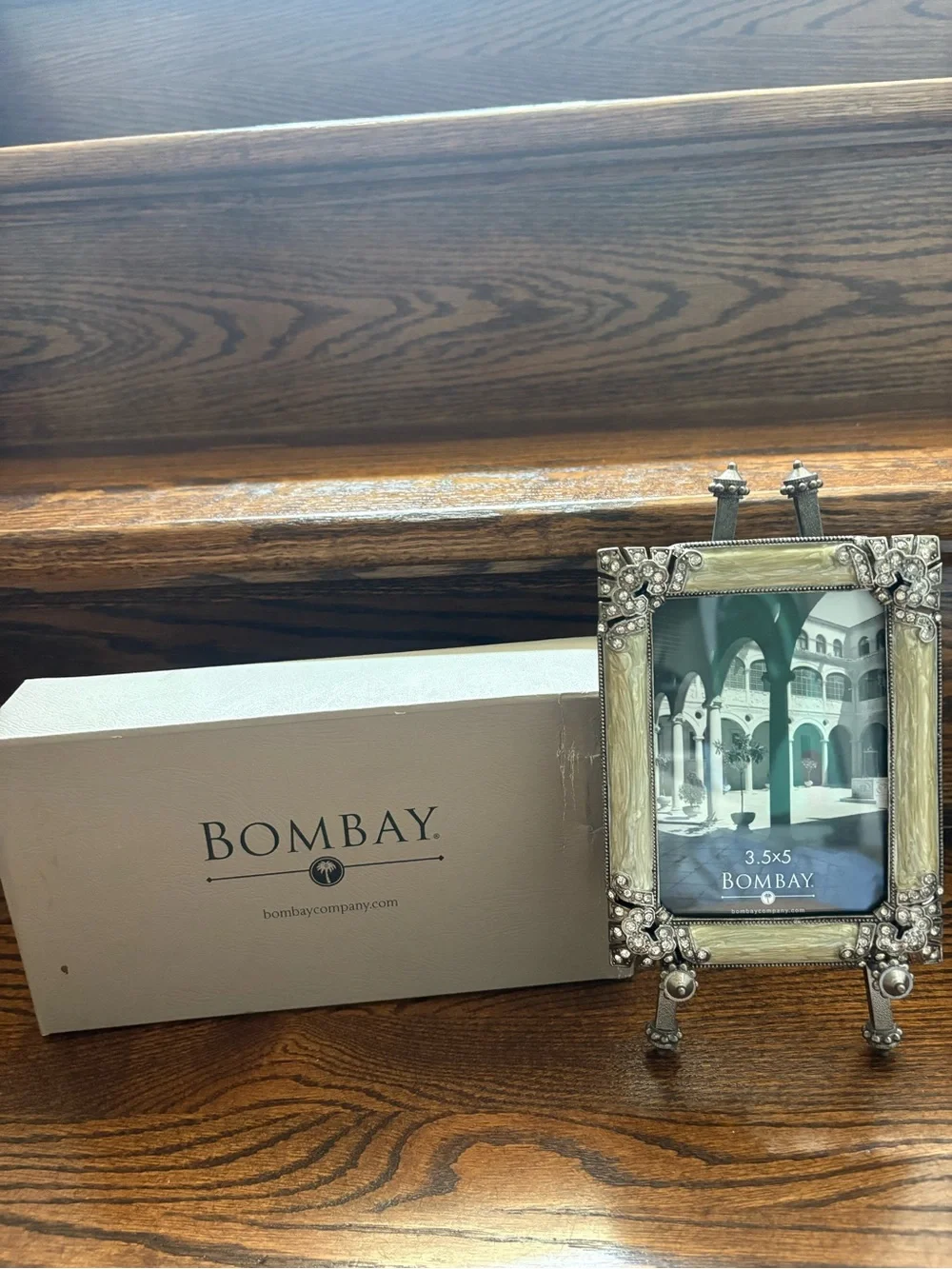 Vintage Bombay Company Cream/Bronze Photo Frame with Easel